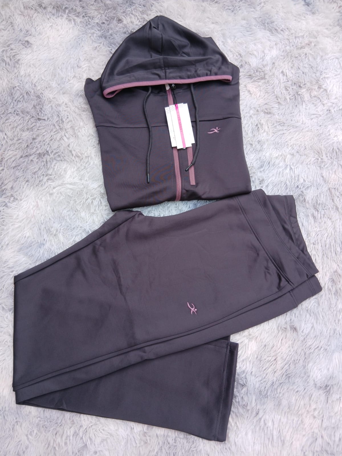Conjunto Lycra Talle Especial, Tela Ideal para Media Estacion!!1 detalle